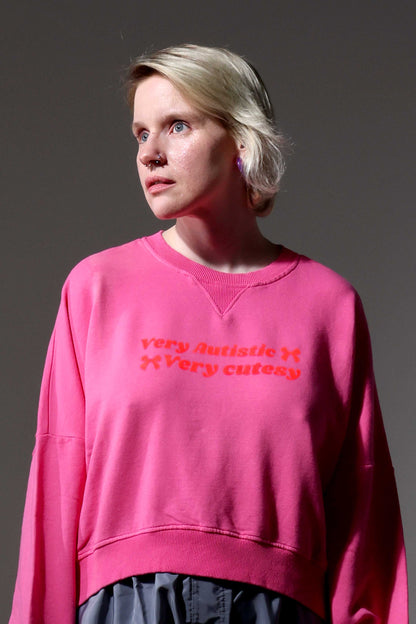 VERY AUTISTIC, VERY CUTESY - Crew Neck Sweatshirt in Bubblegum Pink