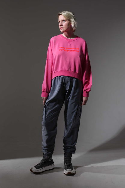 VERY AUTISTIC, VERY CUTESY - Crew Neck Sweatshirt in Bubblegum Pink